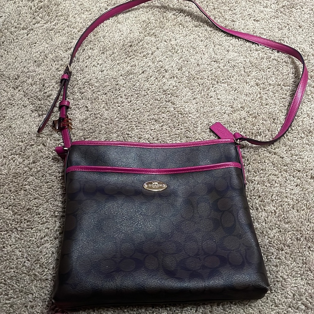 Coach Cross Body Purse & Matching Wallet - Picture 2 of 8